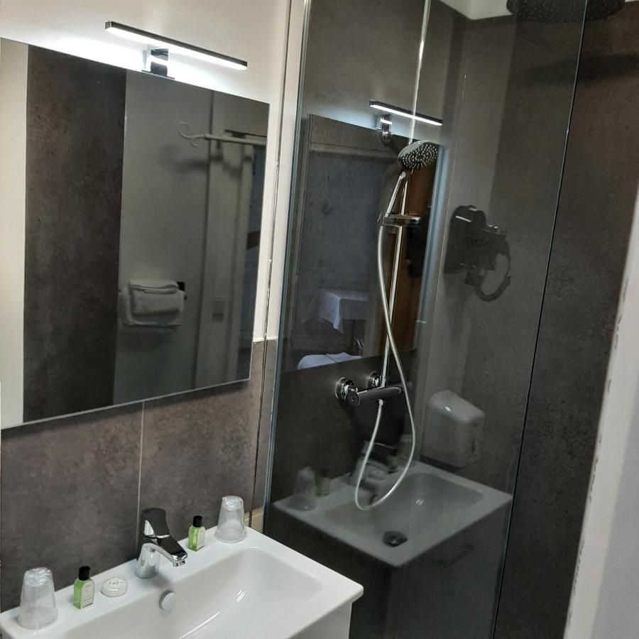 Hotel Les Beaux Arts- Limoges Hypercentre ภายนอก รูปภาพ